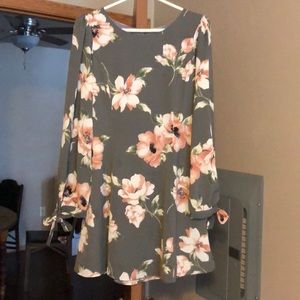 Everly flora dress